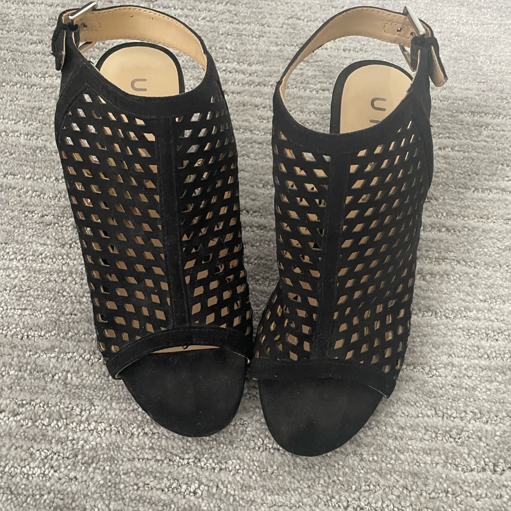 EUC Unisa Suede Black Cutout Women's Open Booties, Size 7.5